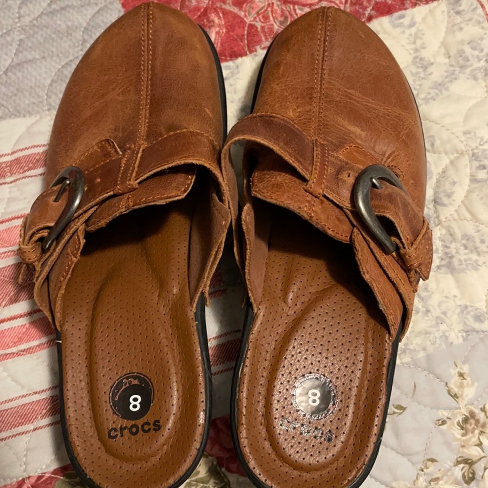 Leather croc clogs